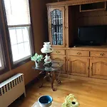 Private Suite With Own Entrance To Share