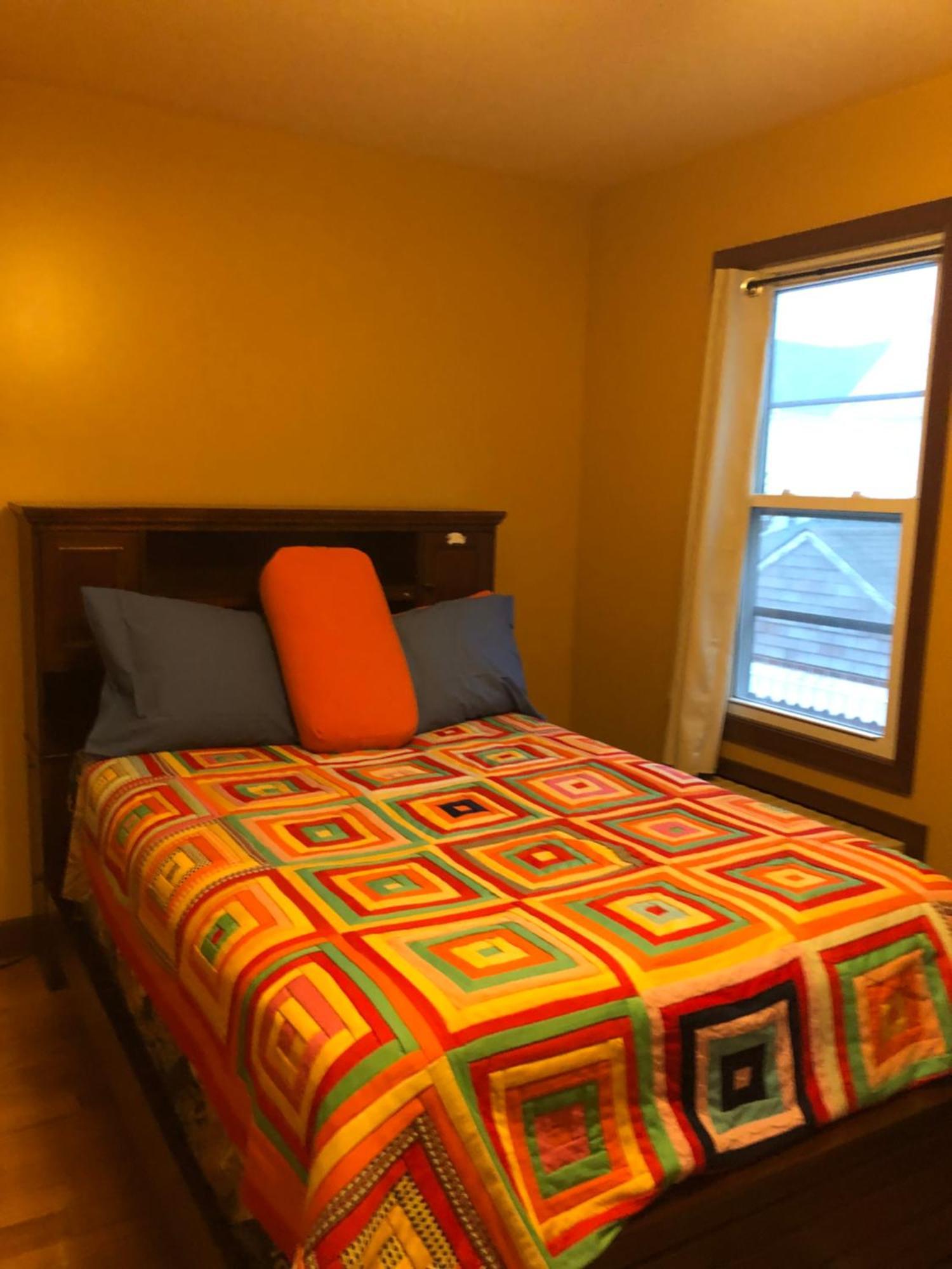 Private With Own Entrance To Share Bed & Breakfast