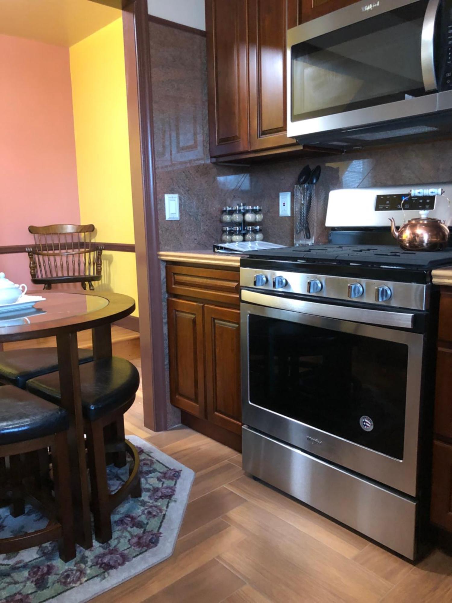 Private With Own Entrance To Share Bed & Breakfast